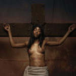 Las mujeres heréticas (desnudos crucificados)